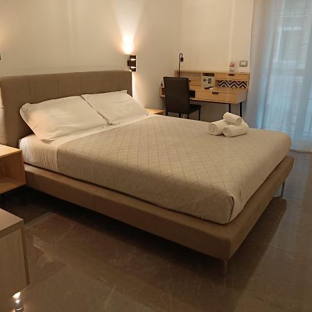 B&B La Rosa Felice บารี ภายนอก รูปภาพ