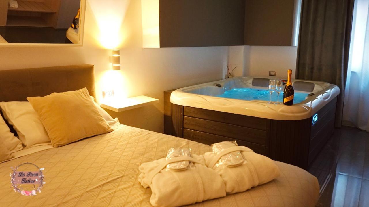 B&B La Rosa Felice บารี ภายนอก รูปภาพ