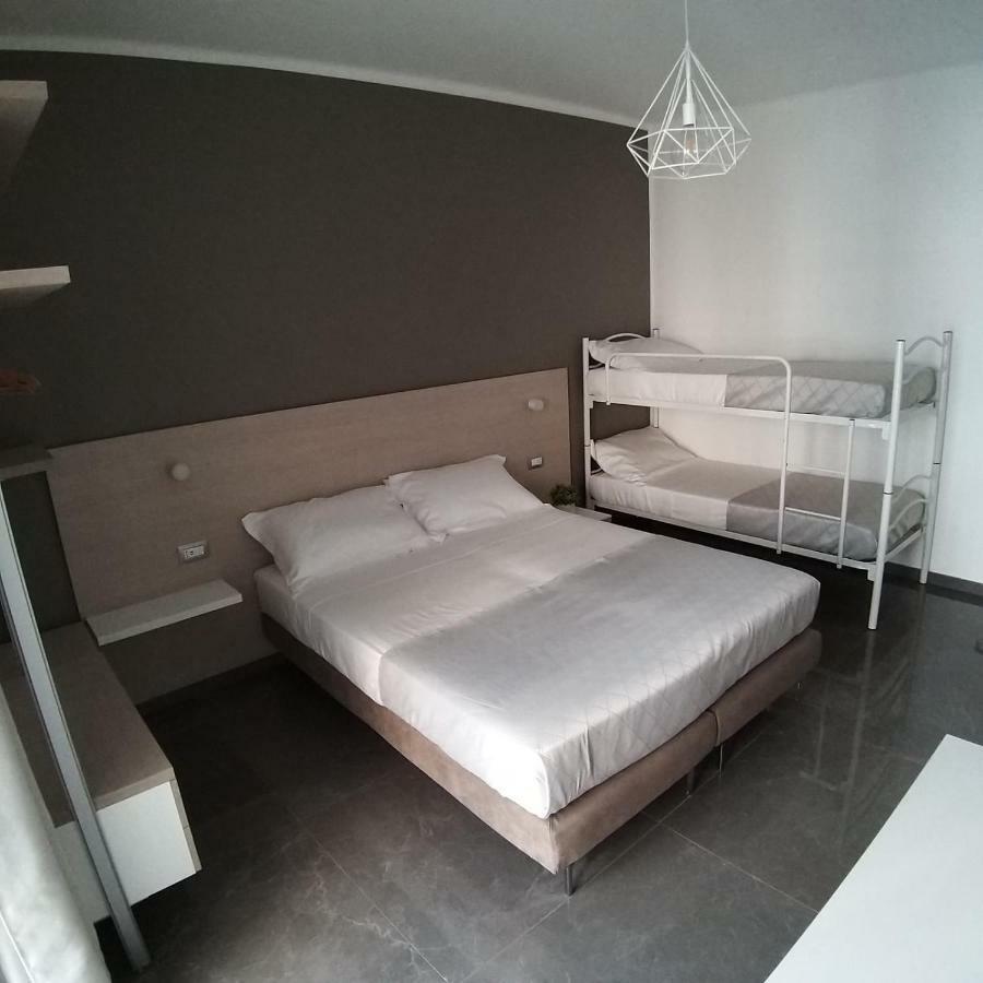 B&B La Rosa Felice บารี ภายนอก รูปภาพ