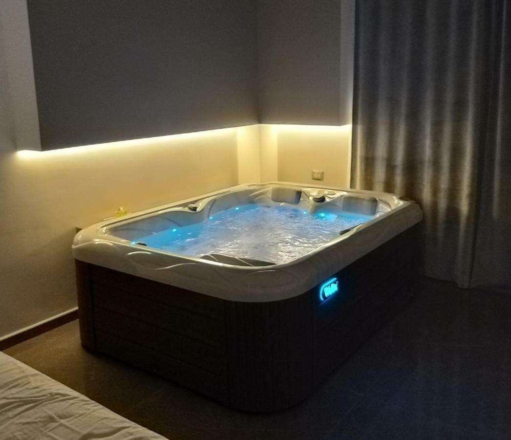 B&B La Rosa Felice บารี ภายนอก รูปภาพ
